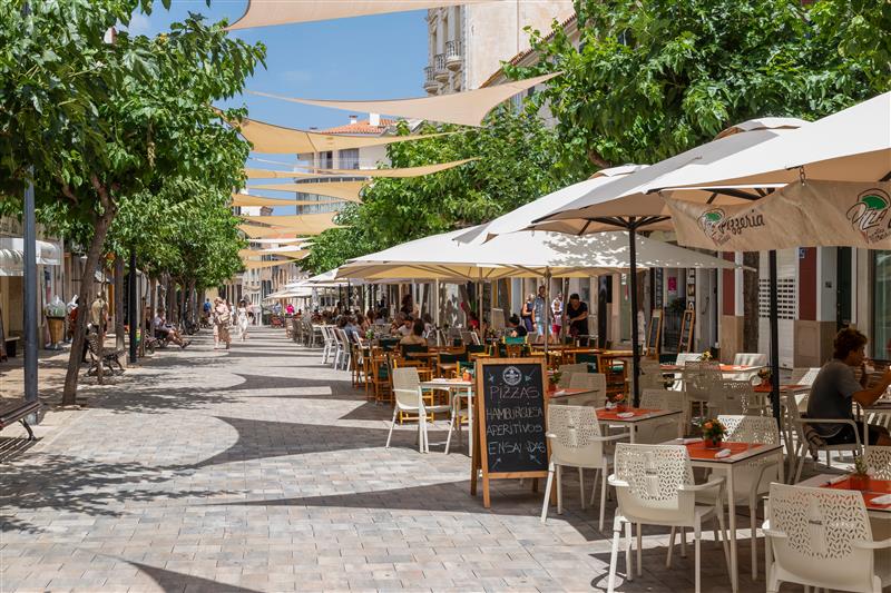 visit maó menorca with vibra hotels