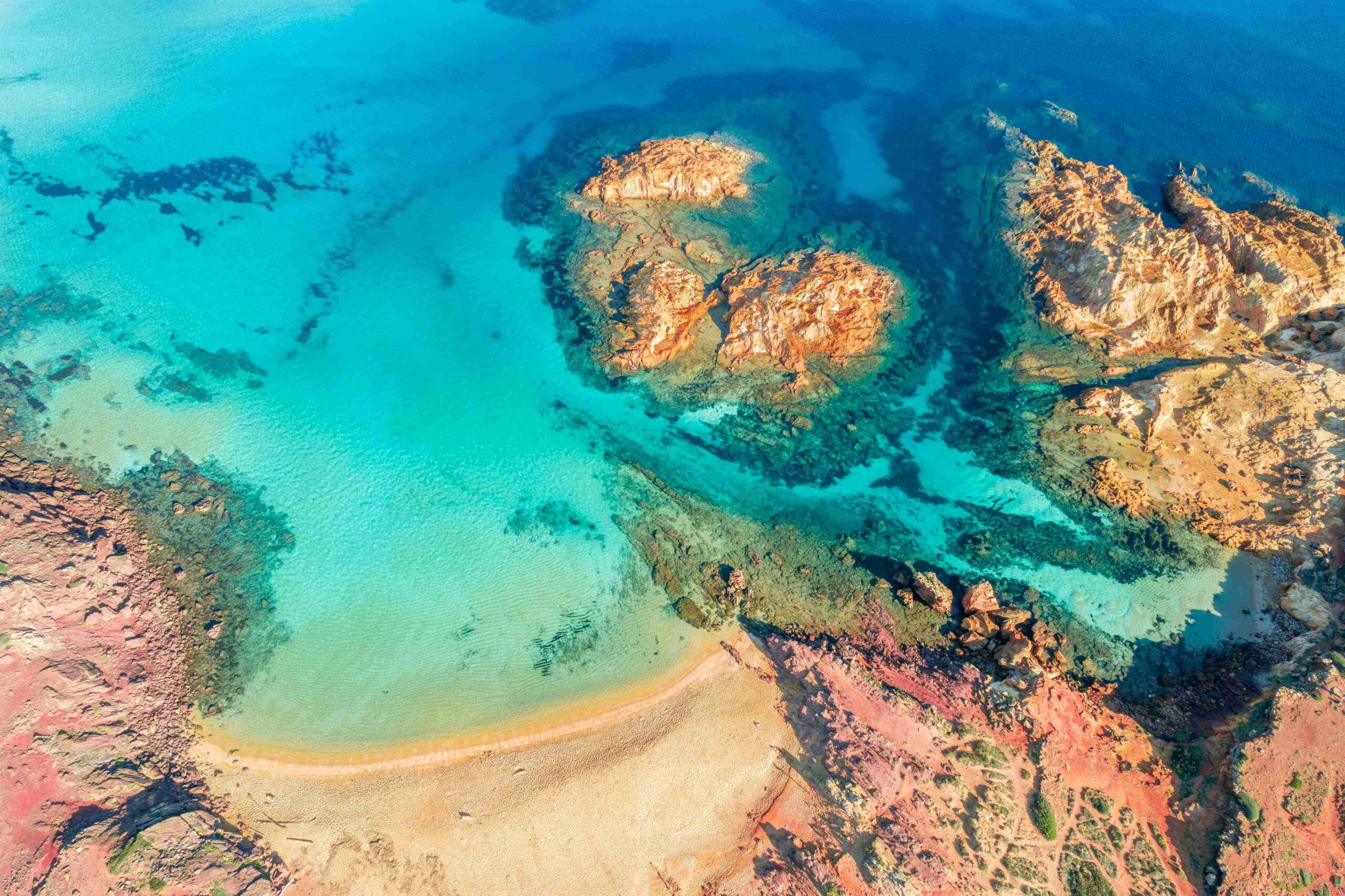 Panorami di Cala Pregonda, nel nord di Minorca